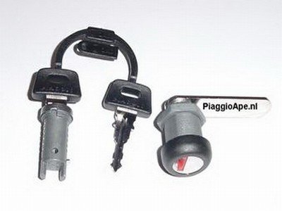 Lock set door and ignition cilinder without fuel cap Ape50