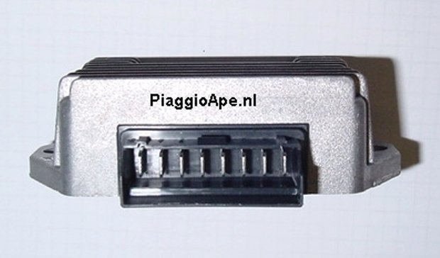 Voltage regulator 8-pins Ape50